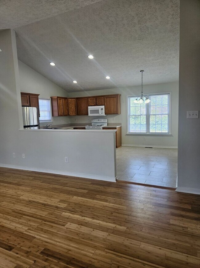 Building Photo - 2524 National St