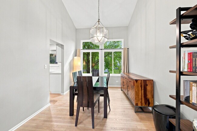 Building Photo - 2052 Shady Grove Ct