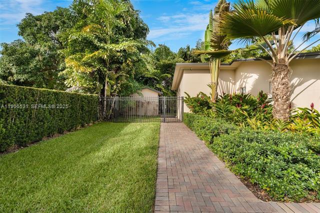 Building Photo - 6701 SW 49th Ter