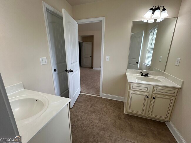 Building Photo - 2942 Dobbs Ct