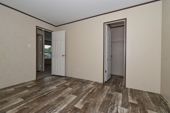 Building Photo - 550 Quail Run Cir
