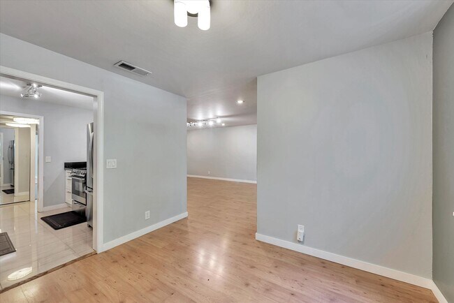 Building Photo - Hidden Gem at Saratoga Creekside – End Uni...