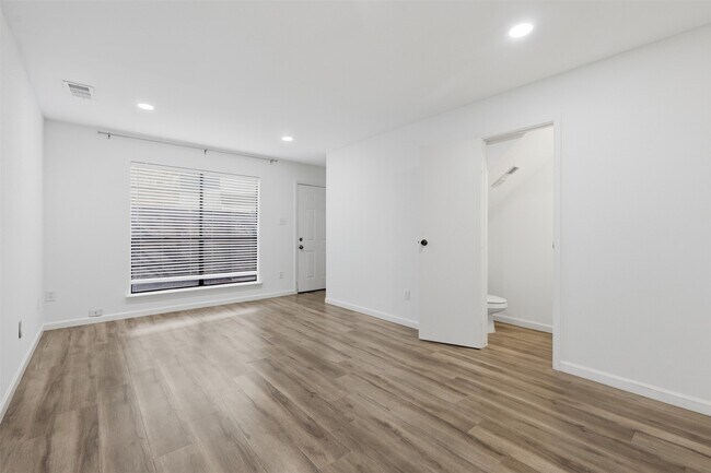 Building Photo - 8801 Hammerly Blvd