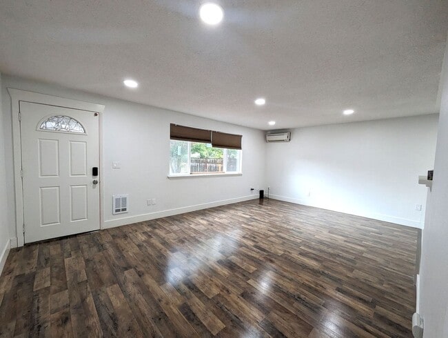 Building Photo - Charming Move-In Ready Rambler with Shop &...