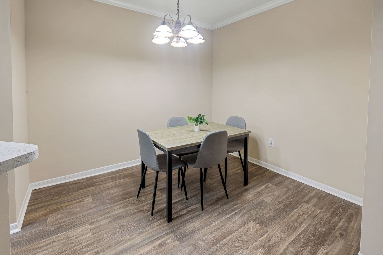 Building Photo - 1701 Wildwood Crossings Dr