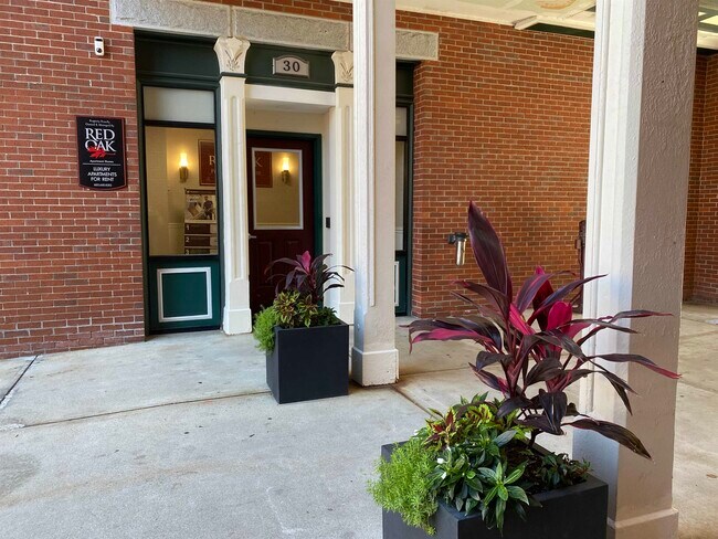 Building Photo - 30 Hanover St