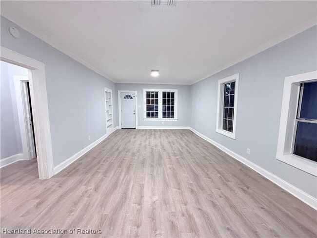 Building Photo - 320 Walnut St