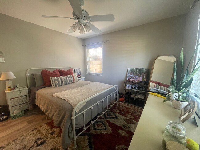 Building Photo - $0 DEPOSIT OPTION. CHARMING 3-BEDROOM HOME...