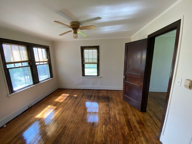 Building Photo - One Bedroom House in Woodycrest