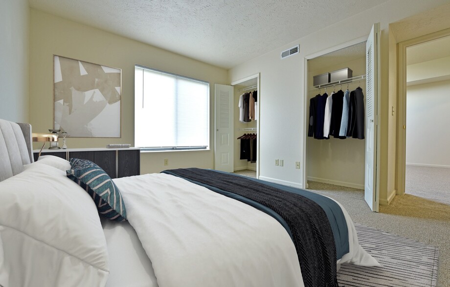 A bedroom at Heatherwood Apartments, Grand Blanc, Michigan - Heatherwood Apartments