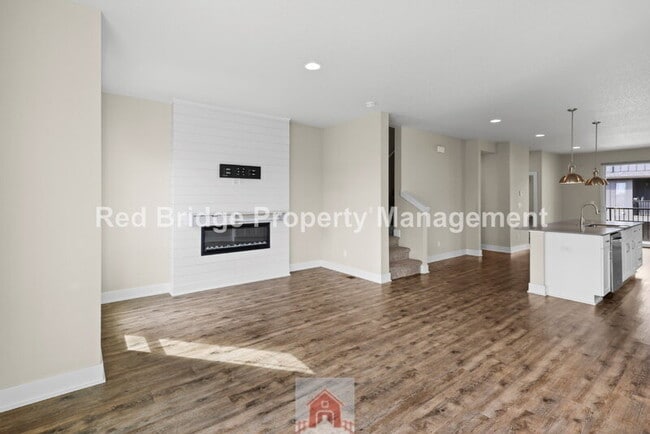 Building Photo - 17325 SW Goldcrest Ln