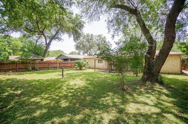 Building Photo - 11614 Pompano Ln