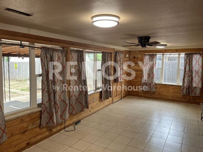 Building Photo - Charming 3-Bedroom Brick Home in North Park Hill – Spacious Yard & Finished Basement