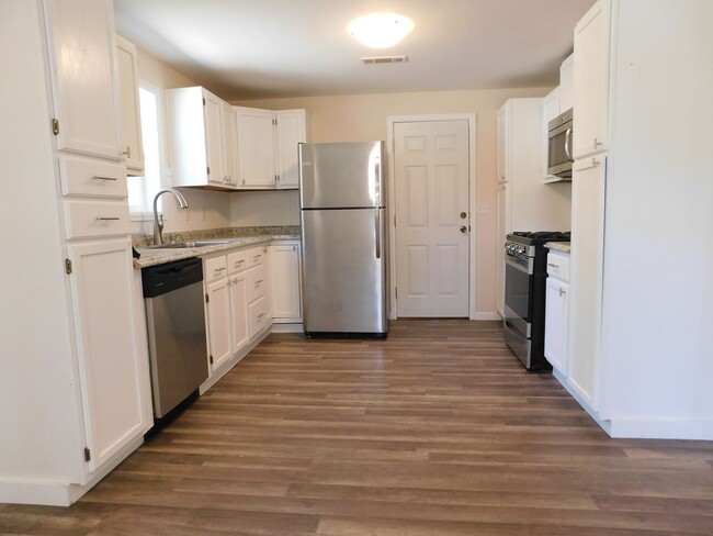 Building Photo - Complete Remodeled 2bd/1ba Cozy Home for Rent