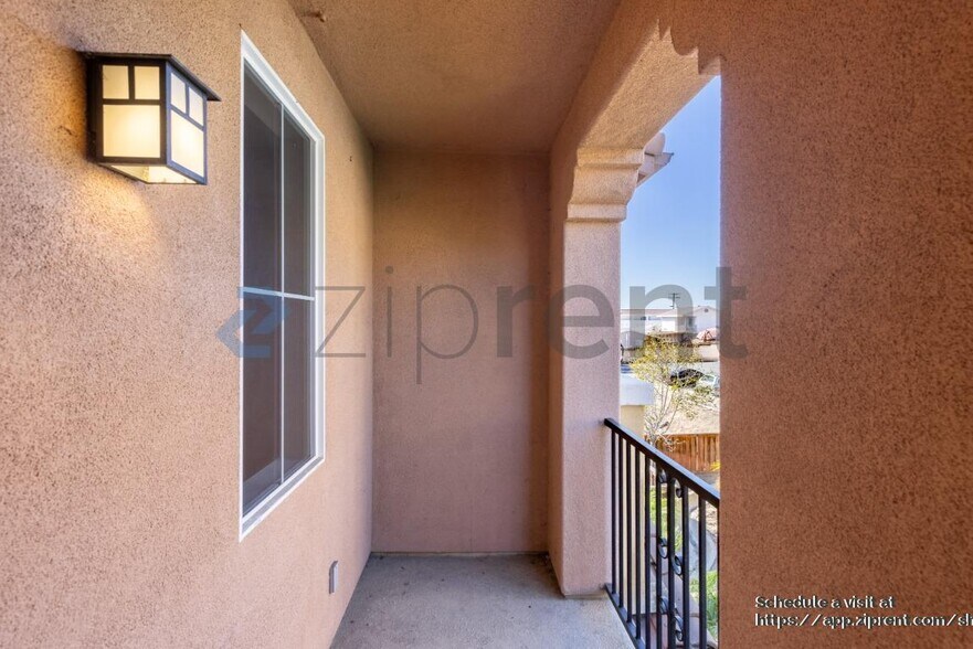 Building Photo - 1860 E 12th St