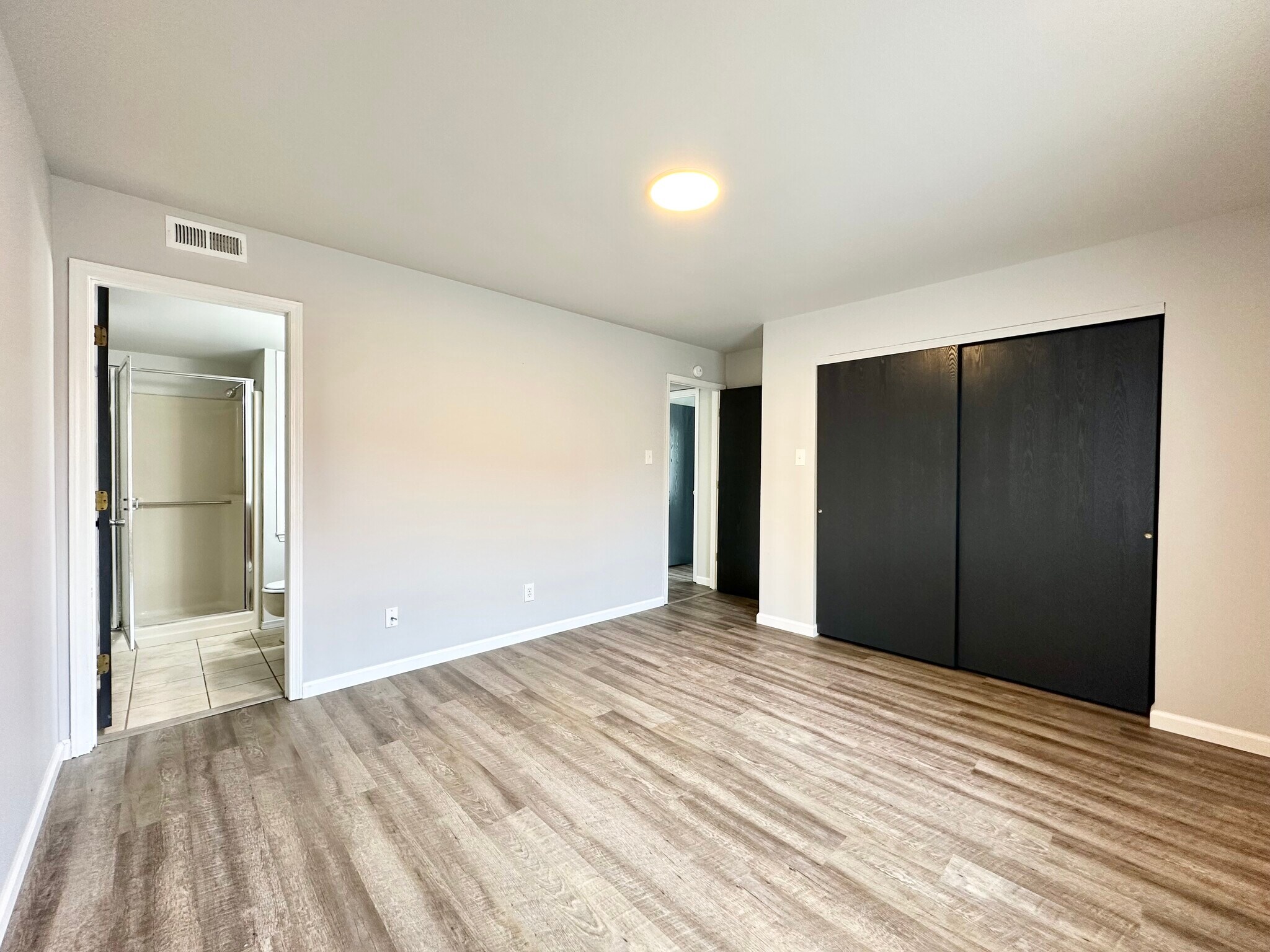 Building Photo - 9441 Green Park Gardens Dr