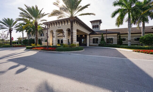 Building Photo - 9759 Vitrail Ln