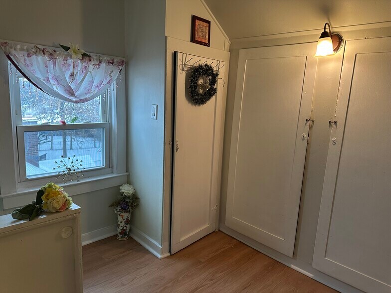 Building Photo - 269 N 1st Ave