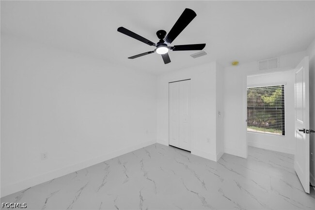 Building Photo - 4986 Fairway Ct