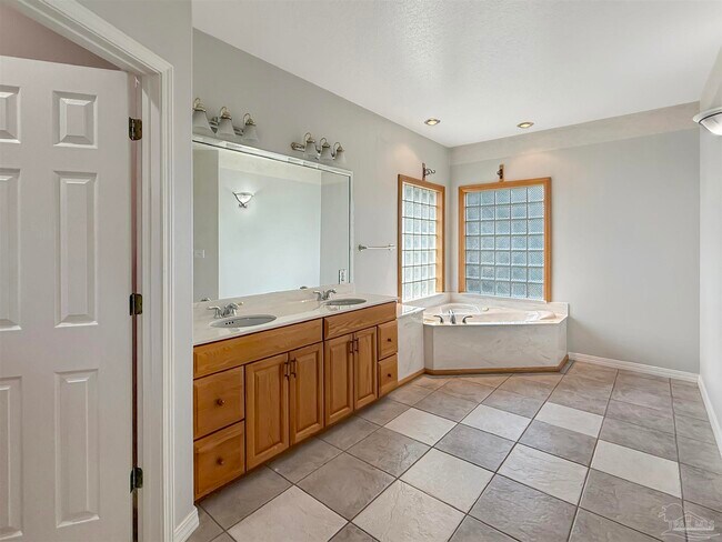Building Photo - 2983 Shearwater Dr