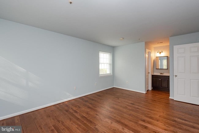 Building Photo - 8352 Montgomery Run Rd