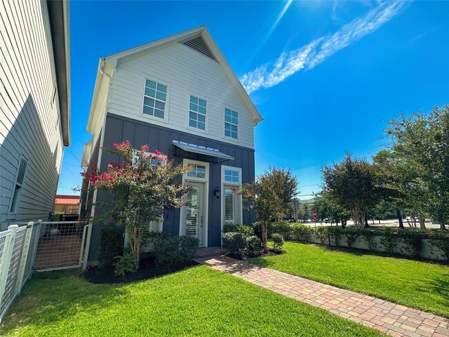 Building Photo - 8602 Emnora Ln