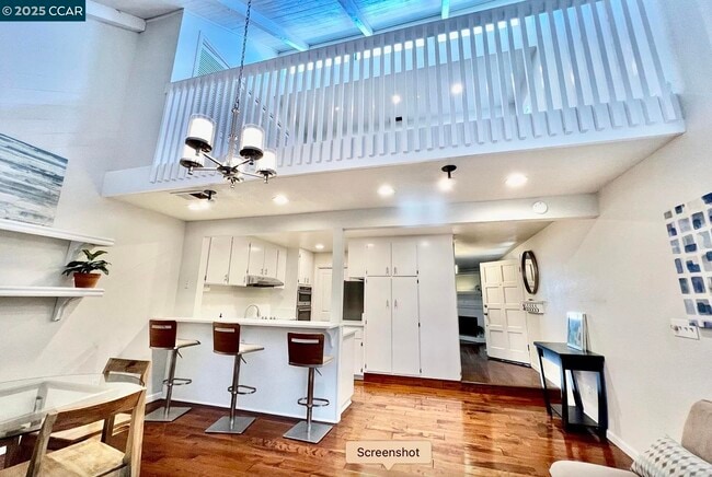 Building Photo - 5 Songbird Ct