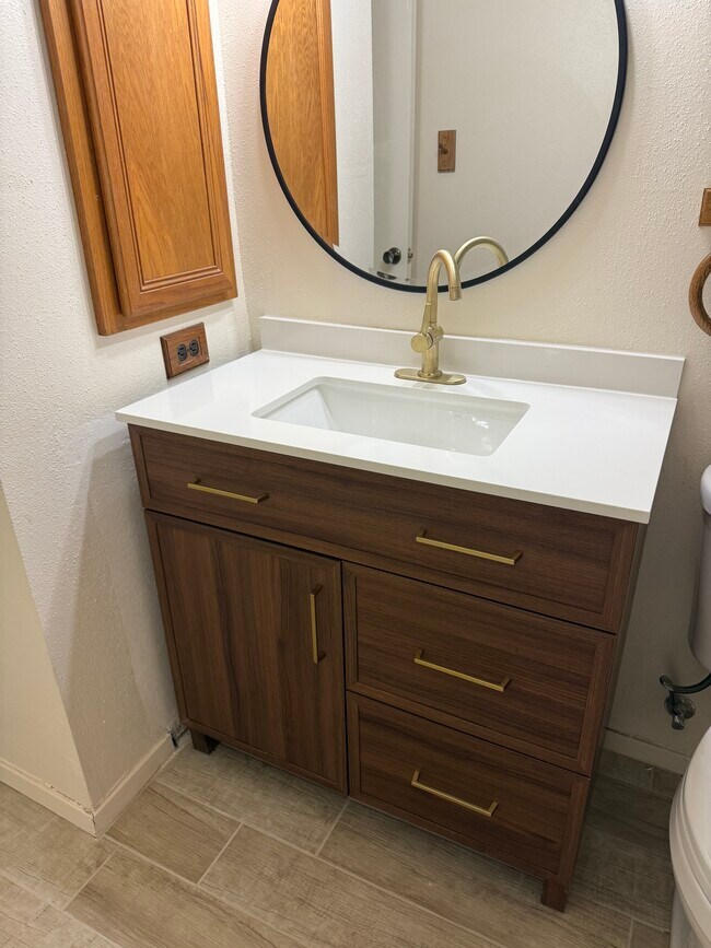 Building Photo - 6730 Country Swan