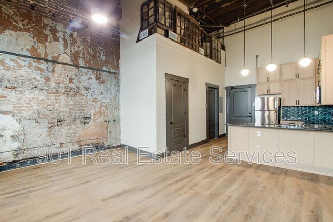 Building Photo - 124 Monroe Ave