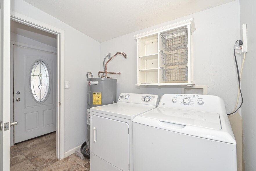 Building Photo - 1211 N Frances St