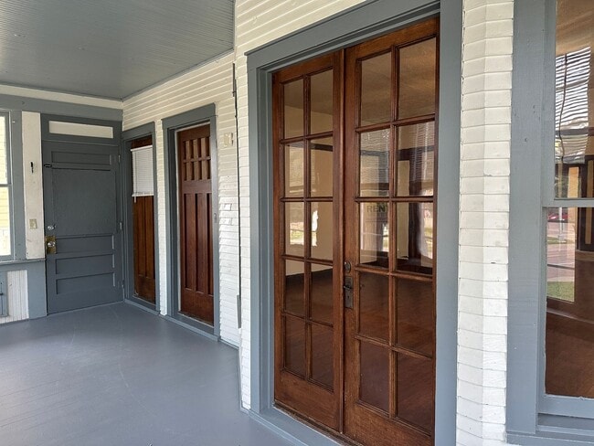 Building Photo - 641 S Dakota Ave
