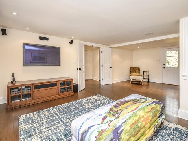 Building Photo - 290 8th Ave