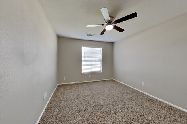 Building Photo - 18727 Holly Way