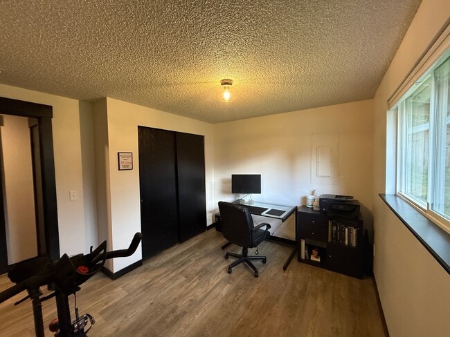 Building Photo - 26714 NE Valley St