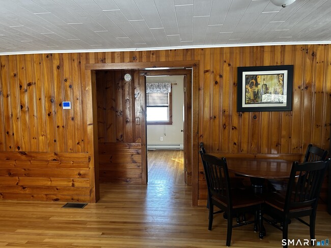 Building Photo - 5 Niles Rd