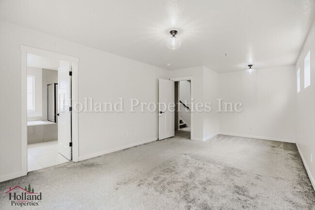 Building Photo - Spacious 3-Bedroom Home with Bonus Room in Desirable South Hillsboro! - Landscaping Included