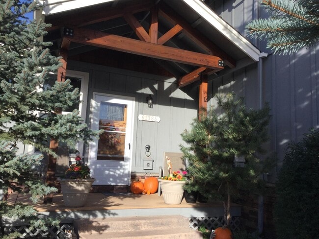 Building Photo - 61386 Merriewood Ct