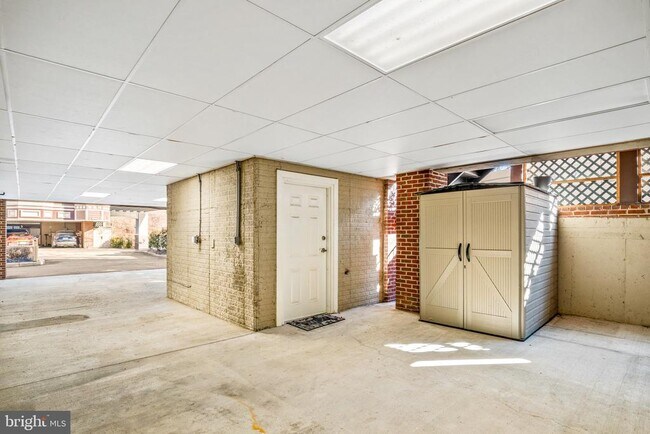 Building Photo - 211 Mill St