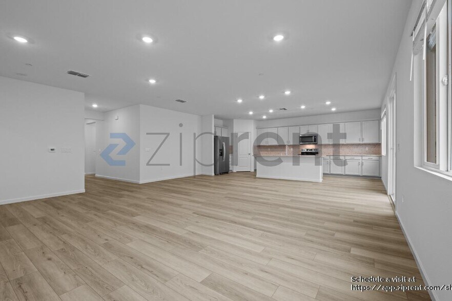 Building Photo - 2494 Zellerbach St