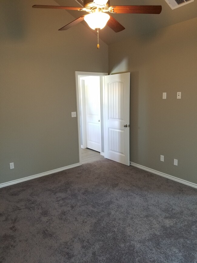 Building Photo - 8037 Pavo Real St