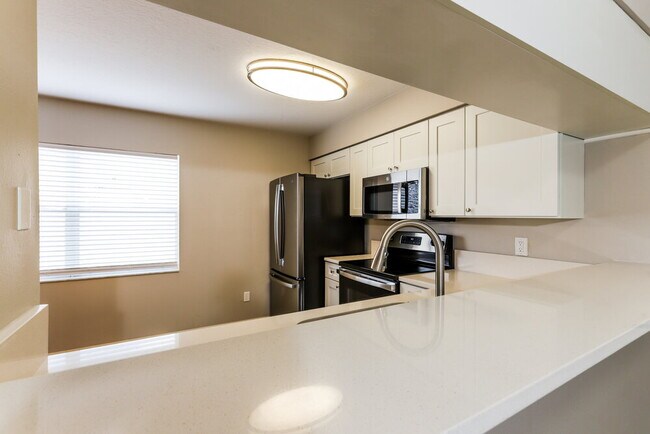 Building Photo - 9804 N Connechusett Rd