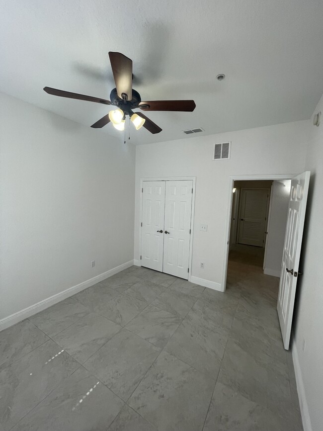 Building Photo - 3331 Whitestone Cir