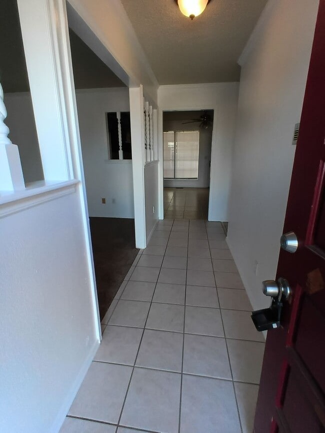 Building Photo - 9024 Brookwood Dr