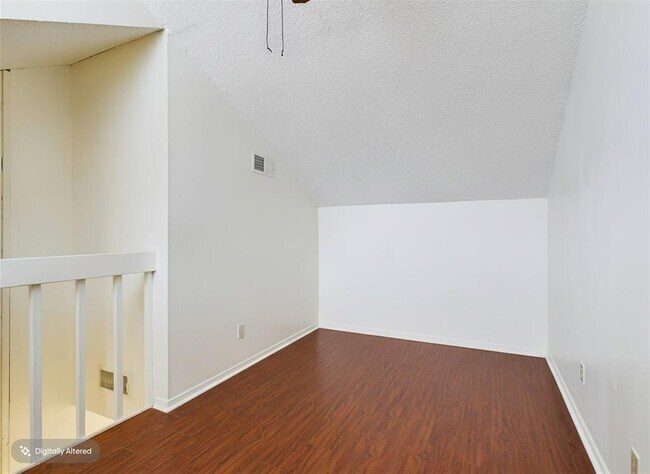 Building Photo - 908 Poplar St