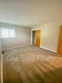 Building Photo - 26 S Hampton Rd