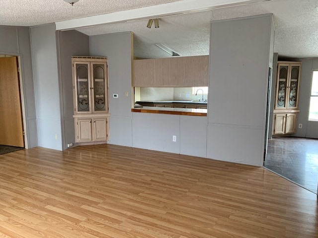 Building Photo - 207 S Ash St