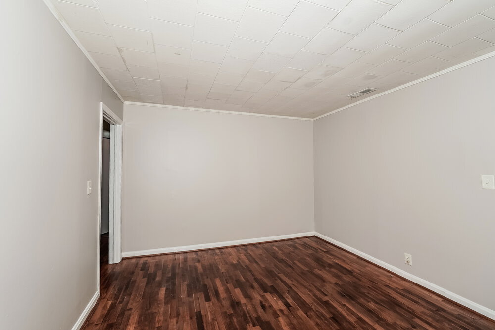 Building Photo - 711 Sunny Ln Dr NE