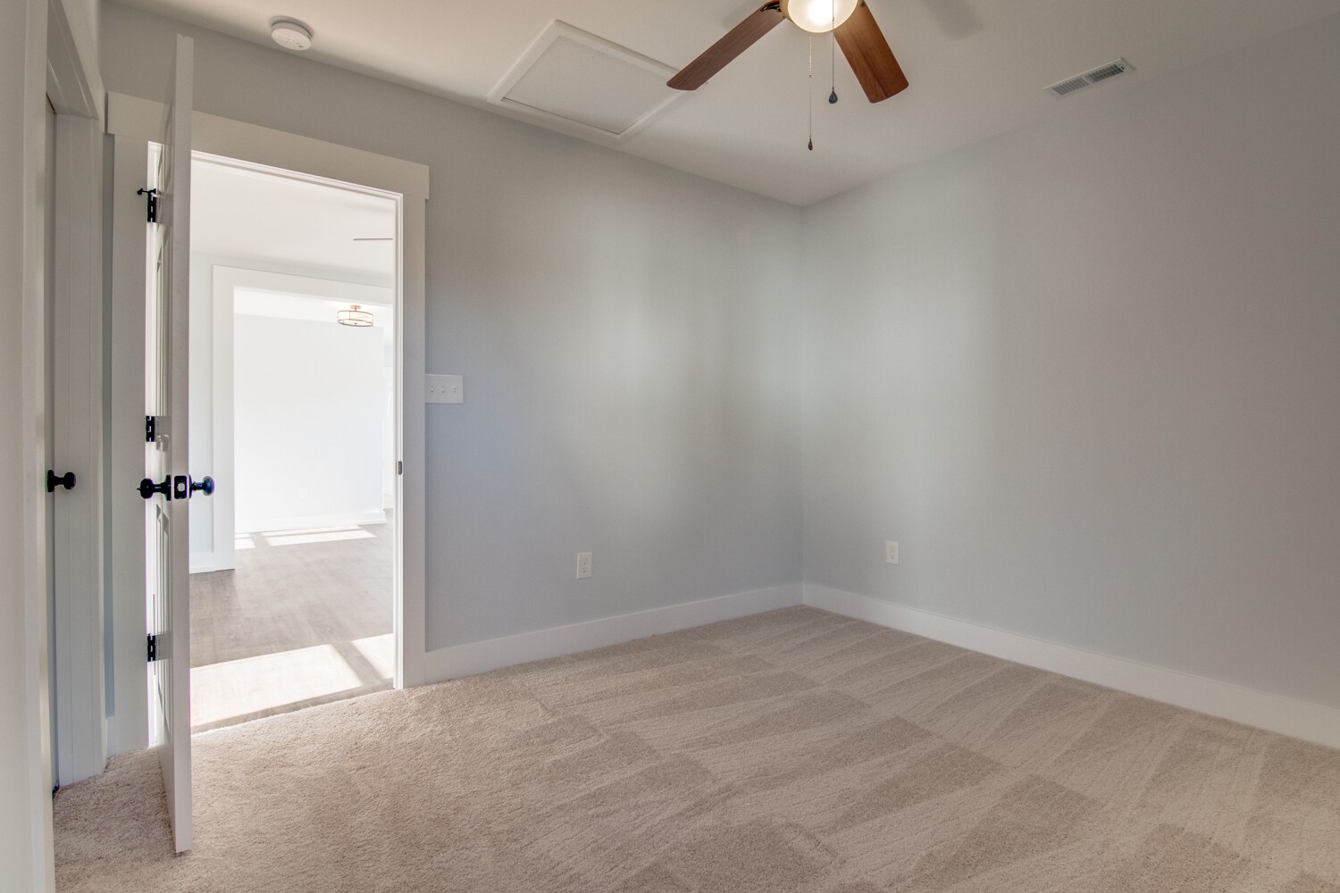 Bedroom - 515 flint st