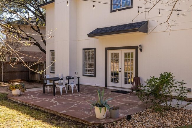 Building Photo - 2210 Parkland Cove