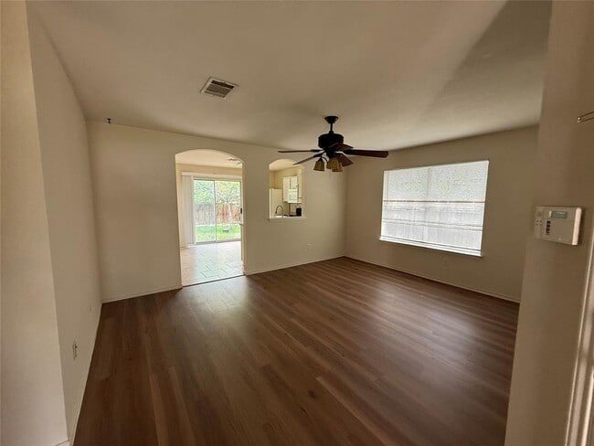 Building Photo - 224 Jim Miller Dr